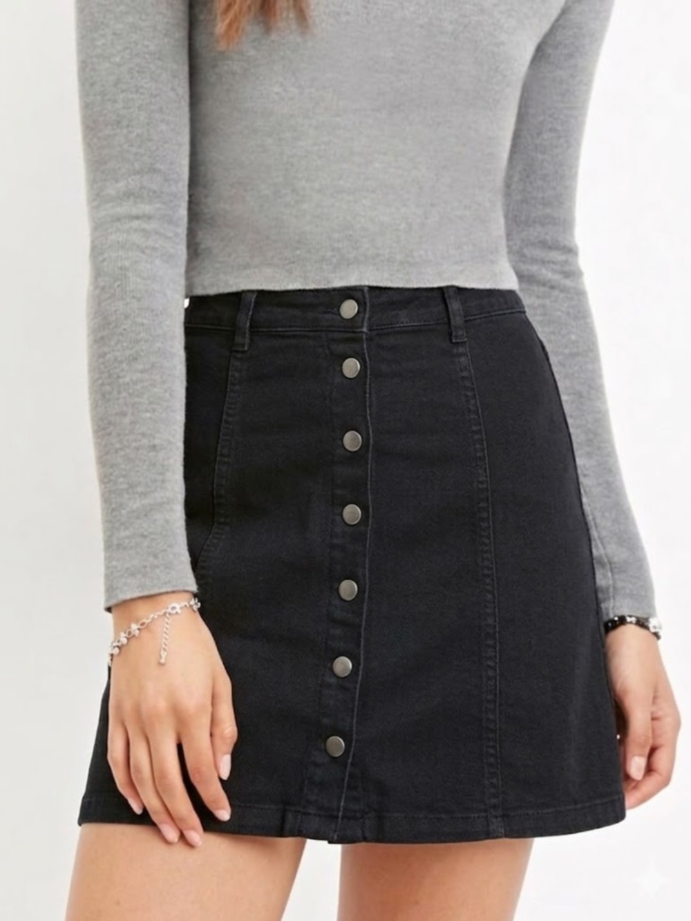 FOREVER 21 Lightweight Stretch Denim Snap Front Mini Skirt, Black S
